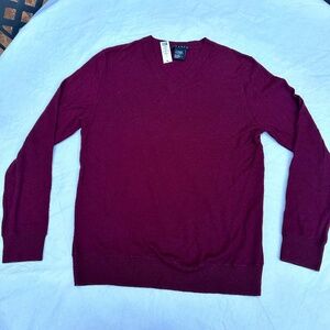 Theory Men's V-neck Cashmere Maroon Sweater ~ Large